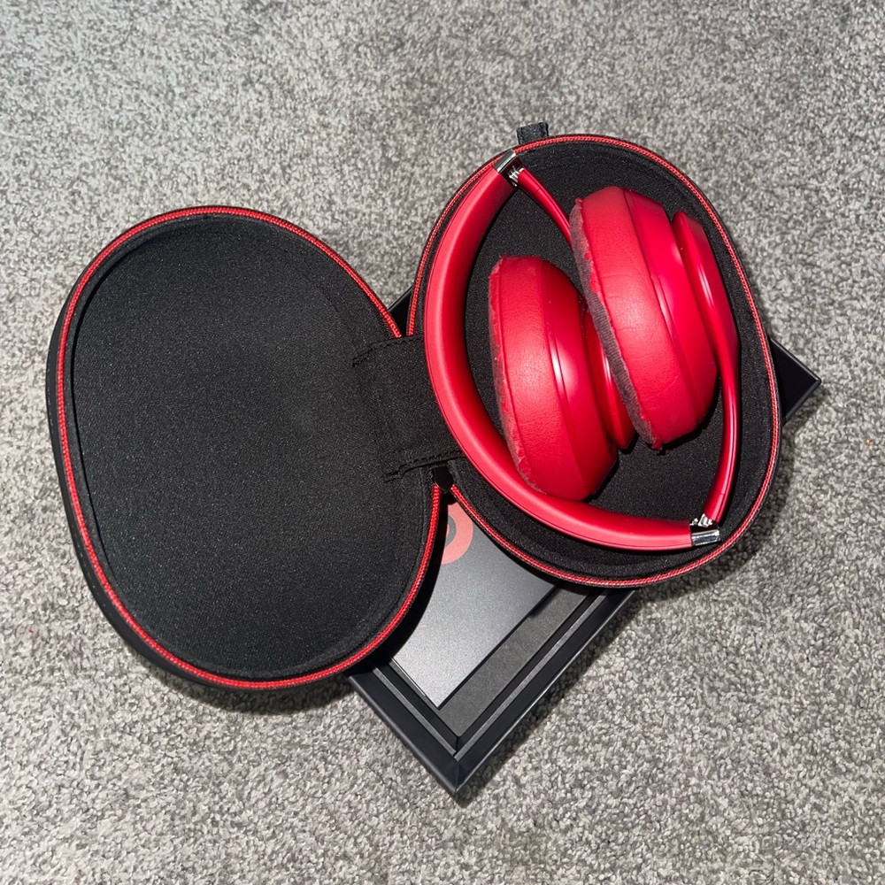 Red Studio 3 Wireless Beats